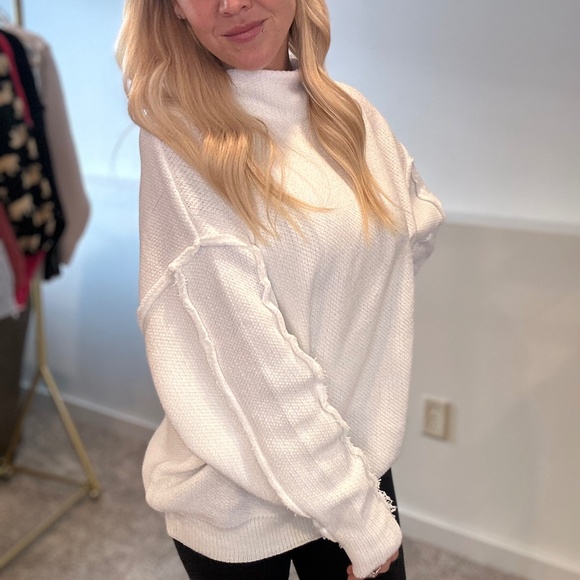 Kingsley Oversized Sweater - Picture 3 of 3